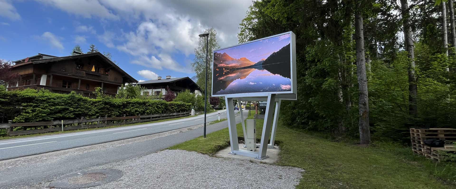 Digitale Outdoor LED Tafel für DOOH Werbung zu kaufen bei firstSpot in Wien, Österreich